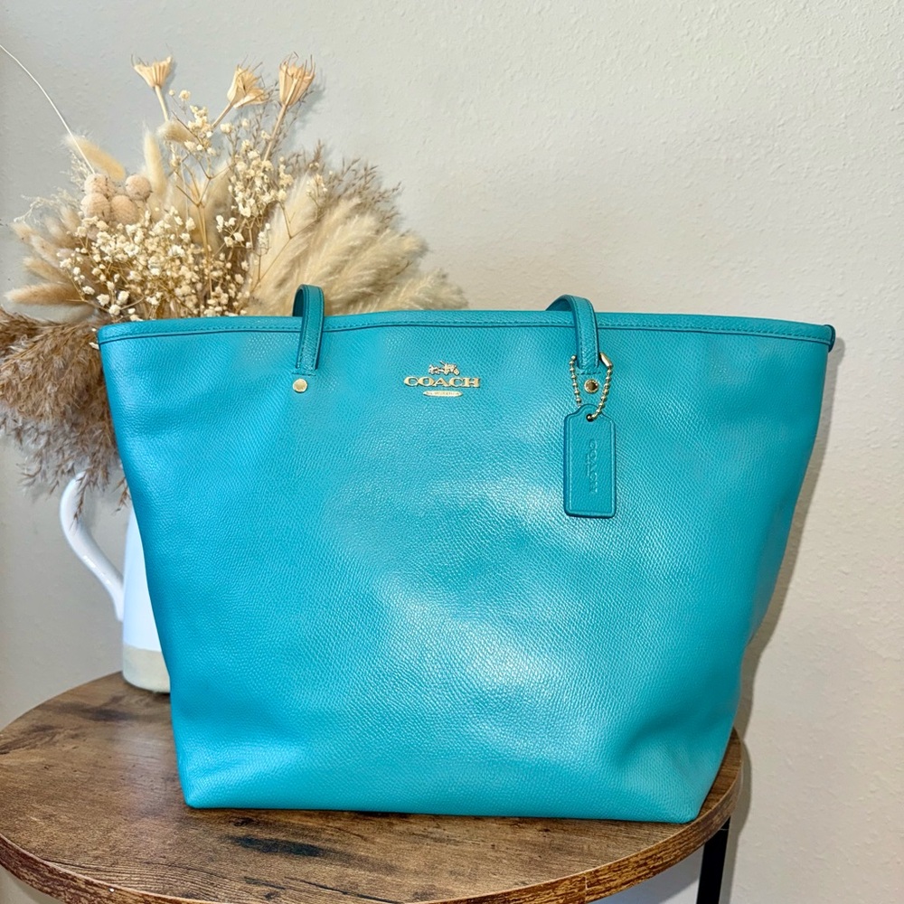 Coach City Tote Bag Turquoise Pebbled Leather Gold hardware Large Shoulder Bag